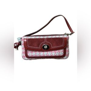 🌸Coach wristlet GORGEOUS🌸
